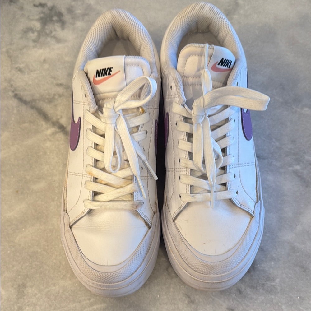 Nike Court Legacy